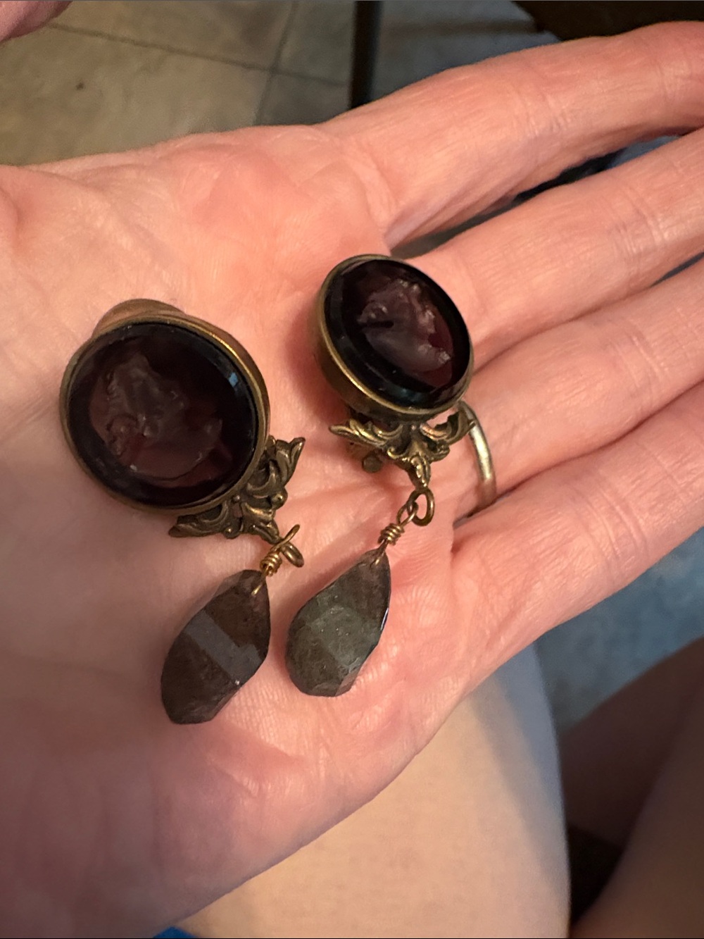 New Antique-Style Clip Plum Cameo Drop Earrings
